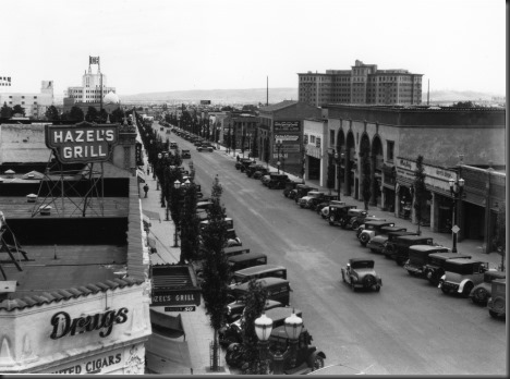 Looking-South-on-Beverly-Dr-from-Santa-Monica-Boulevard-1930s.jpg