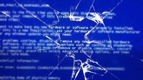 Broken-error-windows-death-screen-glass-broken.jpg